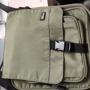 Derek Alexander Unisex Quality Nylon Travel Bag Crossbody Green 9.5"x10.5x2